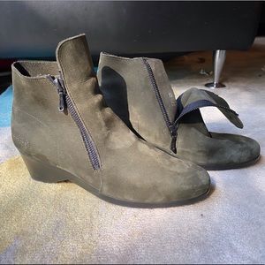Arche LN made in France Olive Green Suede Boots